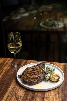 Signature Steak by null