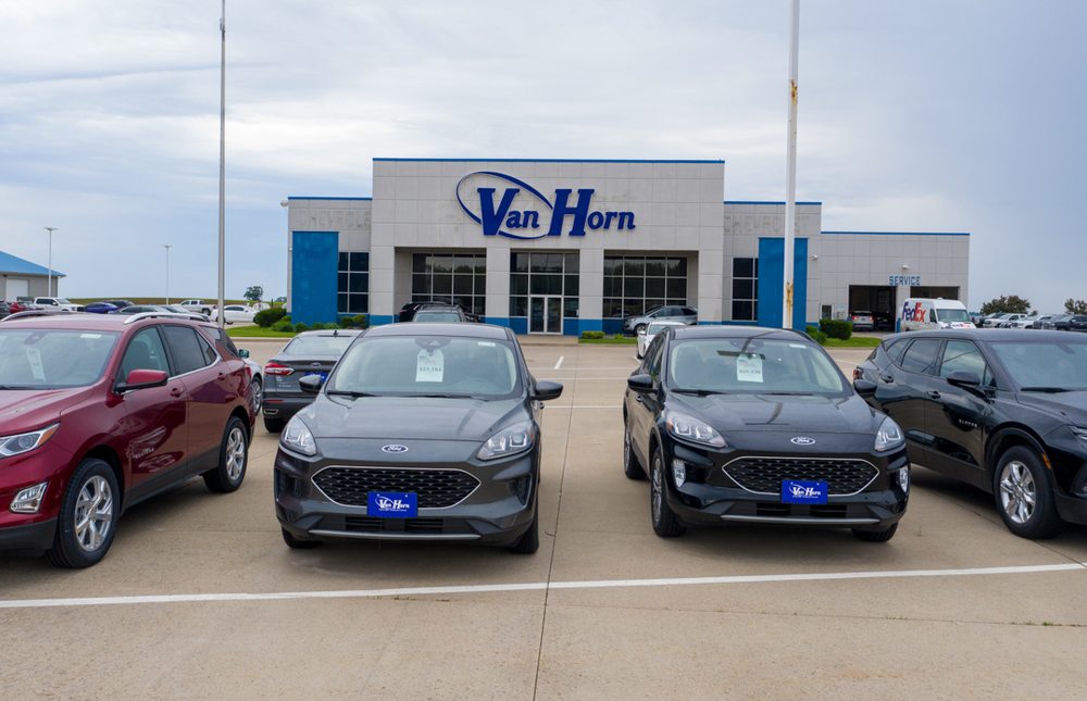 VAN HORN CHEVROLET OF NEWHALL Updated August 2024 17 Photos & 10