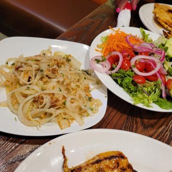 Noches De Colombia - Salad and sauteed onions - Colombian Near Me - South Hackensack, New Jersey Noches De Colombia - Salad and sauteed onions - Colombian Near Me - South Hackensack, New Jersey