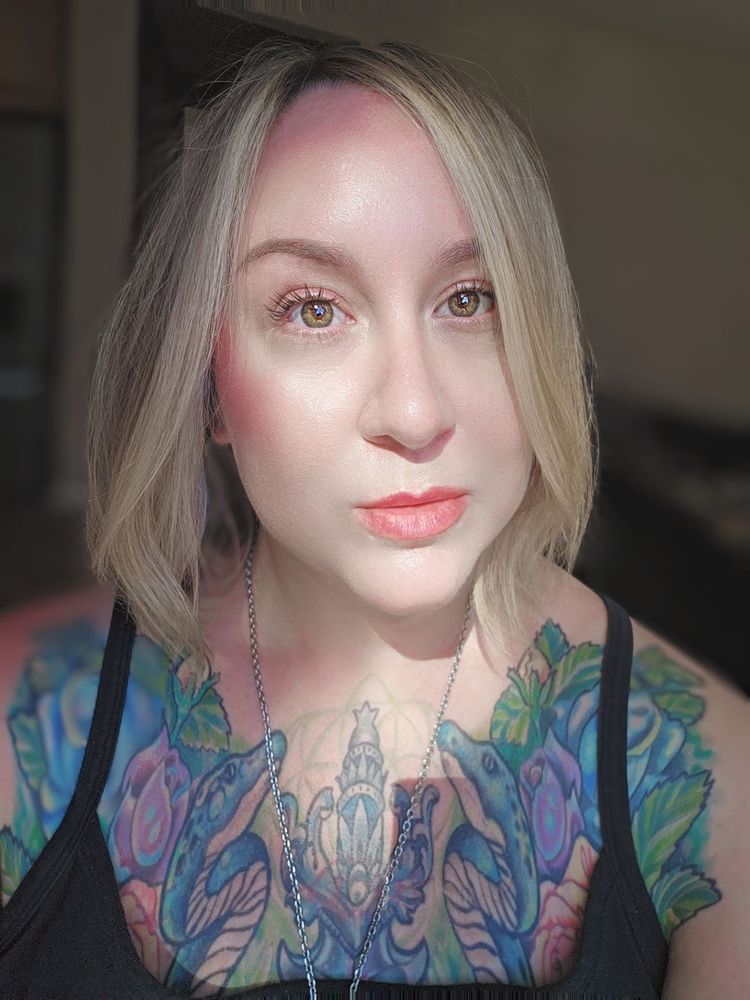 April Moun at Luna Studio Logo