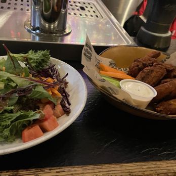 Gabby's Grill and Taps - Bloor West - great wings - Bars Near Me - Toronto, Ontario Gabby's Grill and Taps - Bloor West - great wings - Bars Near Me - Toronto, Ontario