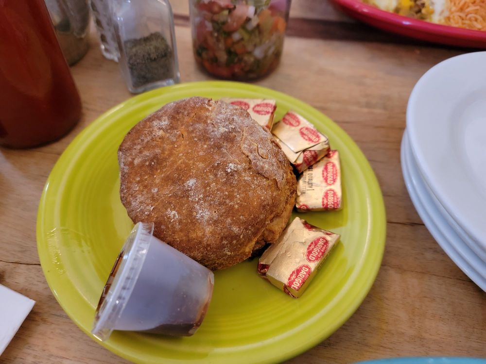 Mama's Royal Cafe