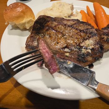 Prime Steakhouse at Harris Ranch - Steakhouses Near Me - Coalinga, California