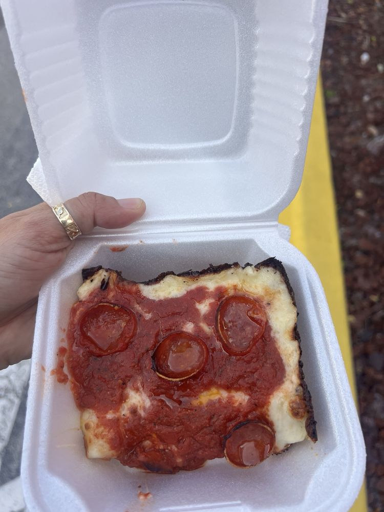 Detroit Pizza Joint Logo