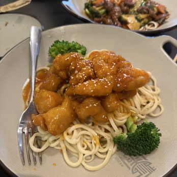 Highland Noodles - Orange Chicken Noodles - Noodles Near Me - Roseville, California
