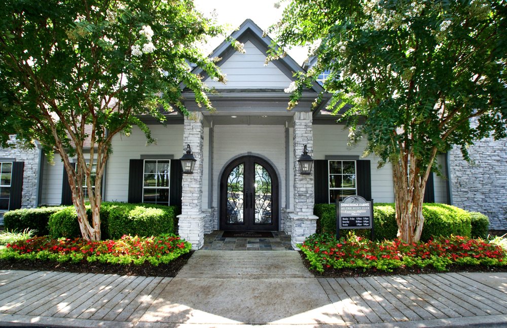 STONERIDGE FARMS AT THE HUNT CLUB APARTMENTS Updated June 2024 77 Photos 2325 Nashville