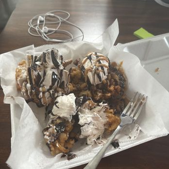 Funnel of Luv - Triple sampler Oreo, s'mores and Reese - Food Trucks Near Me - Cincinnati, Ohio Funnel of Luv - Triple sampler Oreo, s'mores and Reese - Food Trucks Near Me - Cincinnati, Ohio