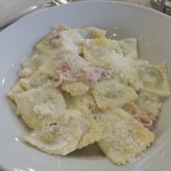 Pizzeria Santa Lucia - Ravioli prosciutto