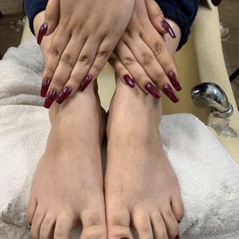 Dutton Nails - Absolutely loved my mani and pedi today !!! Hot stone is super relaxing . My new fave spot - Nail Salons Near Me - San Leandro, California