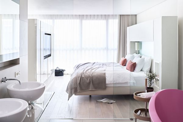 SIDE Design Hotel Hamburg by null
