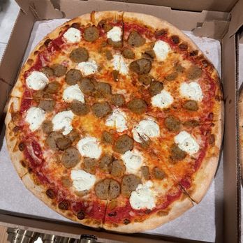 Three Fellas Pizza - Pizza Near Me - Marlborough, Connecticut