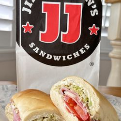 Jimmy John's - Ham, provolone cheese, handfuls of lettuce, sliced tomatoes and a perfect swipe of mayonnaise = Lunch hour with (*‿*) The Pepe.
