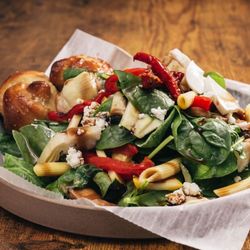 Farmer's Market Salad & Garlic Knots