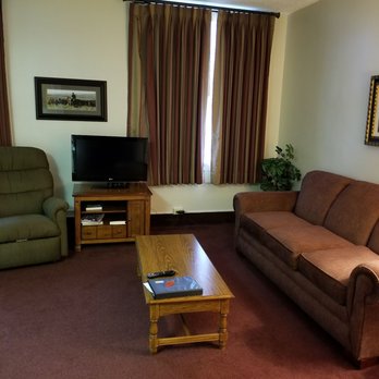 Arrow Hotel - Home style living for the traveler that cooks fresh meals. - Hotels Near Me - Broken Bow, Nebraska Arrow Hotel - Home style living for the traveler that cooks fresh meals. - Hotels Near Me - Broken Bow, Nebraska