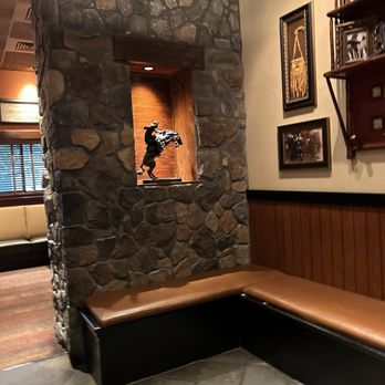LongHorn Steakhouse - Steakhouses Near Me - Castleton, Indiana