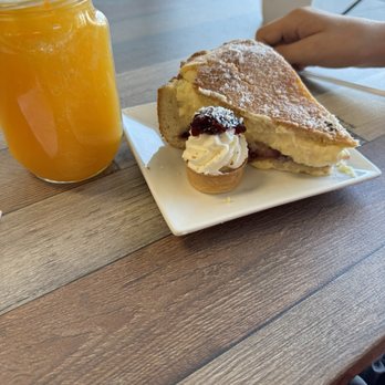 Linda's Dolci - Fresh orange juice, Italian cream cake, raspberry coconut cupcake - Bakeries Near Me - Albuquerque, New Mexico