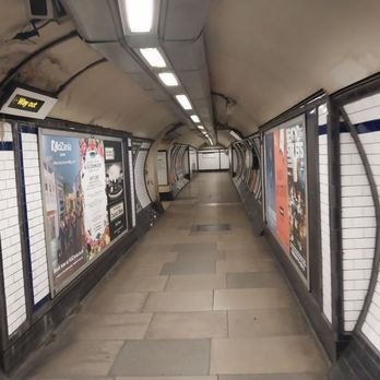 Kennington Tube Station - Corridor - Train Stations Near Me - London, XGL