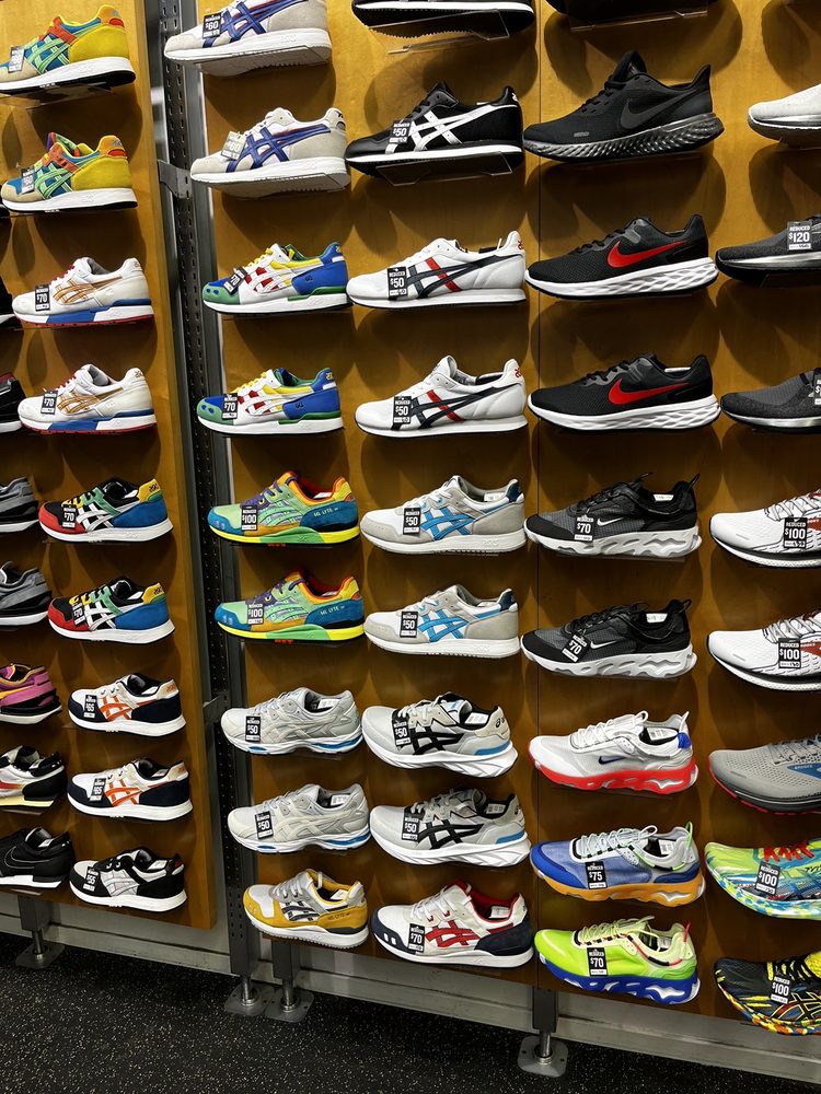 THE FINISH LINE Updated August 2024 16 Photos & 30 Reviews 1151