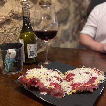 Zona d'Ombra Enoiteca - Carpaccio - Wine Bars Near Me - Barcelona, BCN Zona d'Ombra Enoiteca - Carpaccio - Wine Bars Near Me - Barcelona, BCN