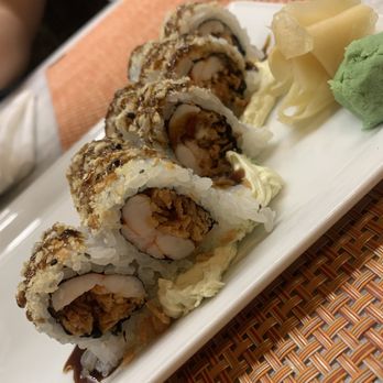 One Flew South - Shrimp roll with crunch- mediocre - New American Near Me - Atlanta, Georgia One Flew South - Shrimp roll with crunch- mediocre - New American Near Me - Atlanta, Georgia