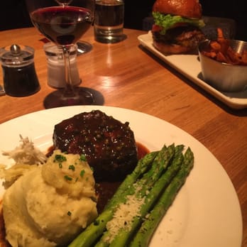 Earls Kitchen + Bar - Manhattan filet. - New American Near Me - Miami, Florida
