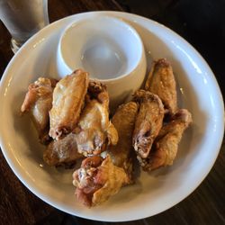 Sina’s Restaurant - Chicken wings (appetizer)