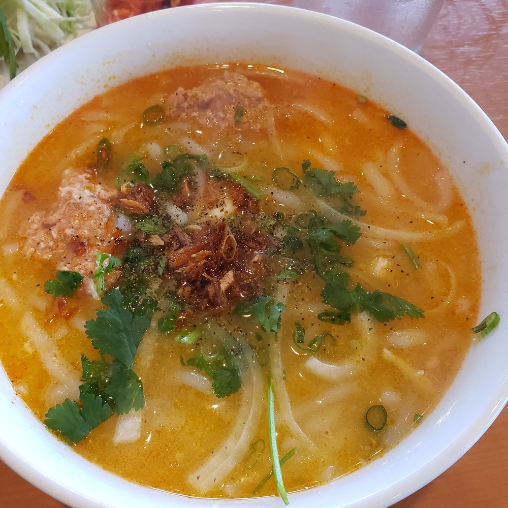 Saigon Jade Restaurant - Banh Canh Cua. Every bowl of noodles here comes out steaming. So yummy! - Vietnamese Near Me - Mesa, Arizona Saigon Jade Restaurant - Banh Canh Cua. Every bowl of noodles here comes out steaming. So yummy! - Vietnamese Near Me - Mesa, Arizona