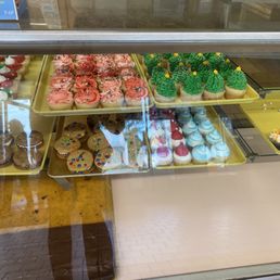 Christmas cupcakes and cookies and cream.