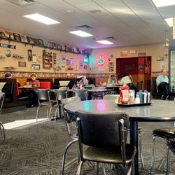 Deaner's Diner - Dining room