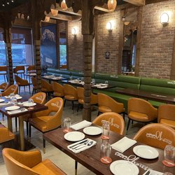 Roadhouse Momo & Grill - Seating