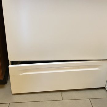 Residence Inn Corona Riverside - Drawer of stove not closing - Hotels Near Me - Corona, California Residence Inn Corona Riverside - Drawer of stove not closing - Hotels Near Me - Corona, California
