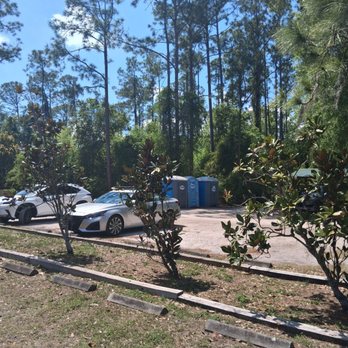 Lake Rogers Park - Bathrooms - Hiking Near Me - Odessa, Florida