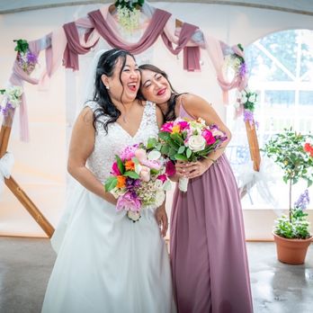 Empty Vase Floral Company - Bridal and bridesmaid bouquet - Fruits & Veggies Near Me - Closter, New Jersey