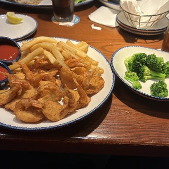 Red Lobster - Walt's favorite shrimp with a side of broccoli - Seafood Near Me - Bowling Green, Kentucky