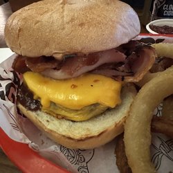 Hellcat Maggie - Cowboy burger
