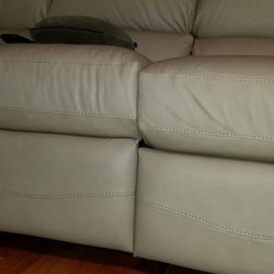 La-Z-Boy Furniture Galleries - Space, and unevenness of the foot rest