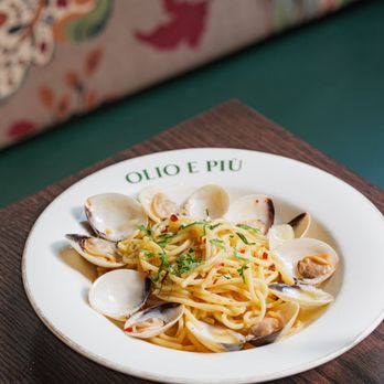 Olio e Più - East Village - Spaghetti Alle Vongole - OLIO E PIÙ East Village - Italian Near Me - New York, New York Olio e Più - East Village - Spaghetti Alle Vongole - OLIO E PIÙ East Village - Italian Near Me - New York, New York