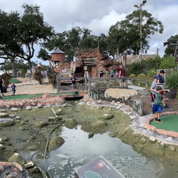 Evie's Mini Golf-Western Theme - Ice Cream & Frozen Yogurt Near Me - Sarasota, Florida