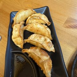 U-Noodles - S2. Fried Chicken Dumpling 6pcs（鸡肉锅贴）