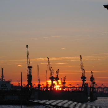 Mahnmal St. Nikolai - Sunset am Valentinstag 2018 von der neuen Aussichtsplattform gesehen - Landmarks & Historical Buildings Near Me - Hamburg, HH Mahnmal St. Nikolai - Sunset am Valentinstag 2018 von der neuen Aussichtsplattform gesehen - Landmarks & Historical Buildings Near Me - Hamburg, HH