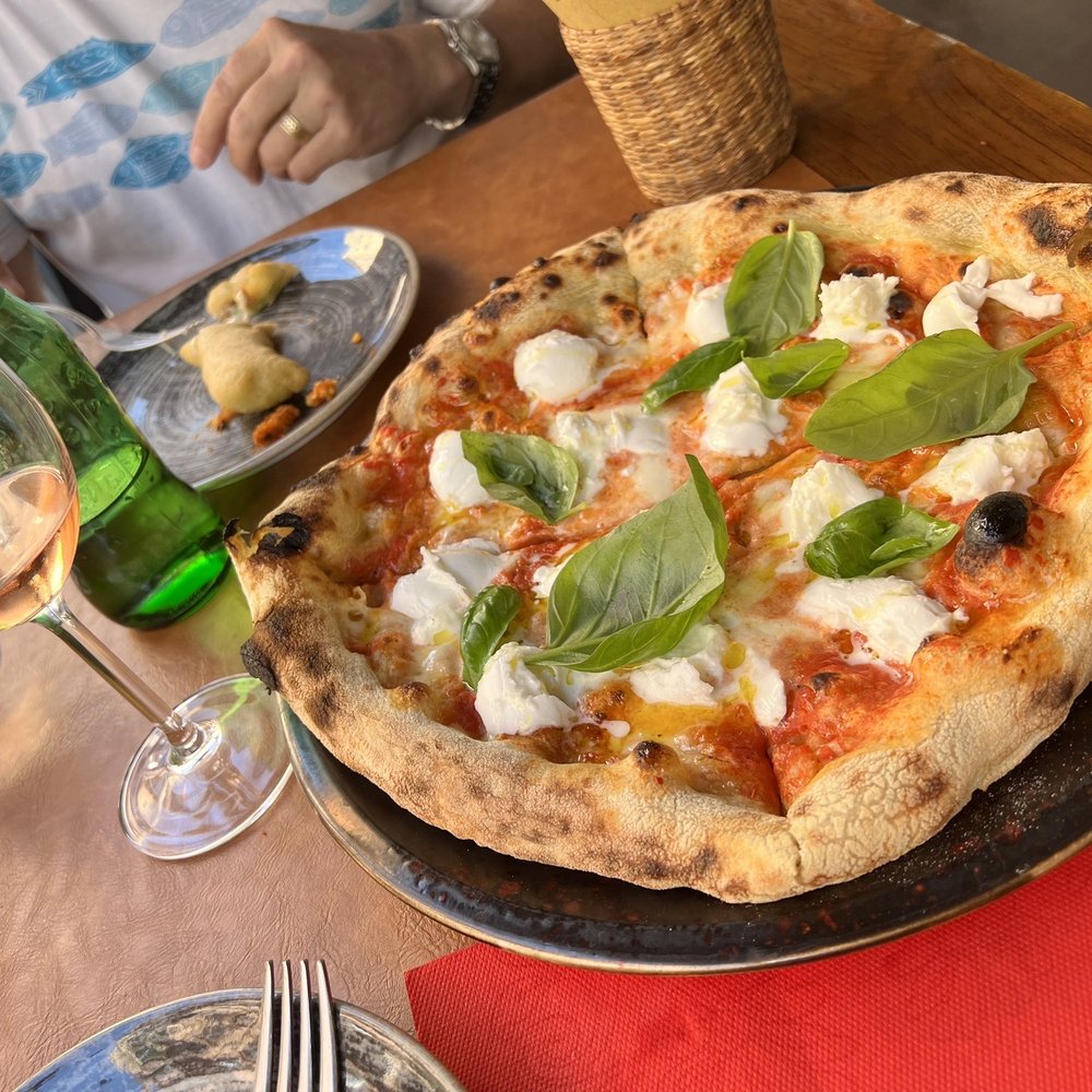 Sapori e Delizie - Buffalo mozzarella pizza with basilico - Pizza Near Me - Rome, RM Sapori e Delizie - Buffalo mozzarella pizza with basilico - Pizza Near Me - Rome, RM