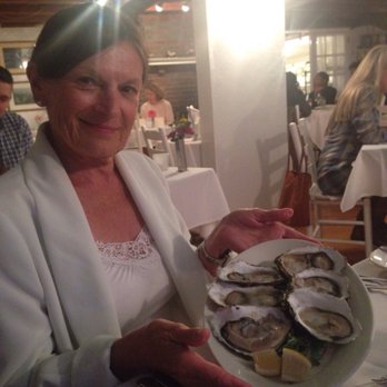 Outermost Inn Aquinnah - Fresh local Oysters! - Bed & Breakfast Near Me - Aquinnah, Massachusetts