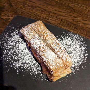 Honeybrew - Strawberry rhubarb strudel - Bistros Near Me - Vancouver, British Columbia