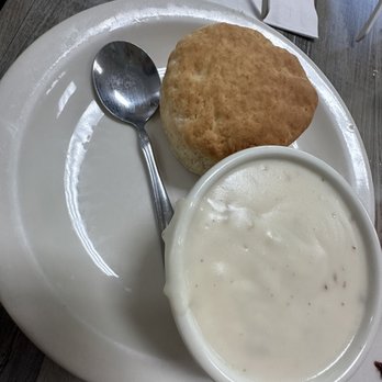 Eggs N Things - Biscuits and gravy came with steak - Breakfast & Brunch Near Me - Valencia, California