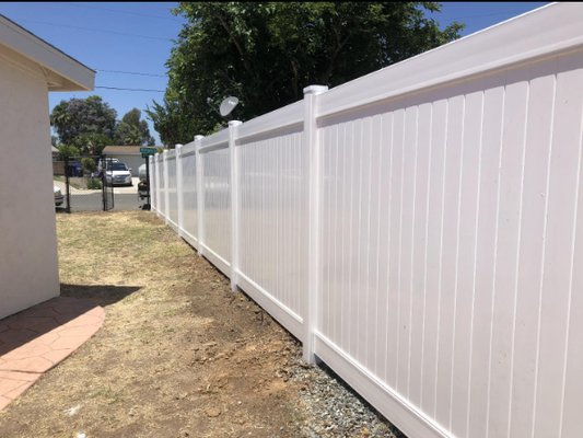 Vinyl Fences - Vinyl Fences by Endless Fencing. Call Us Today! (619) 923-1688 Vinyl Fences - Vinyl Fences by Endless Fencing. Call Us Today! (619) 923-1688