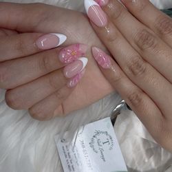 T Nail Lounge