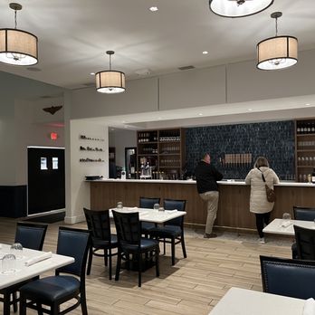 Waters Edge Wineries - Main dining room bar - Wineries Near Me - Norfolk, Virginia Waters Edge Wineries - Main dining room bar - Wineries Near Me - Norfolk, Virginia