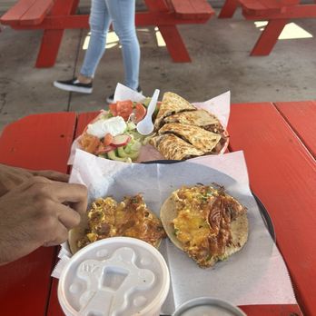 Tacos Las Amazonas - Food Trucks Near Me - Austin, Texas
