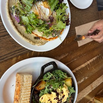 Medina Cafe - Harissa burger - Breakfast & Brunch Near Me - Vancouver, British Columbia