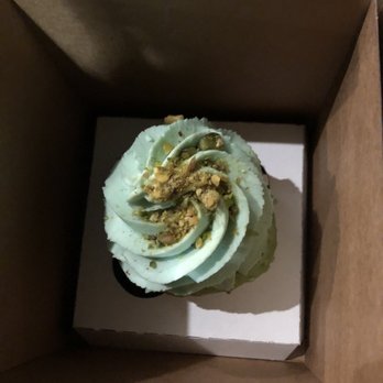 Jennivee’s Bakery - Pistachio Cupcake - Desserts Near Me - Chicago, Illinois Jennivee’s Bakery - Pistachio Cupcake - Desserts Near Me - Chicago, Illinois